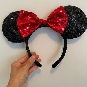 Disney Parks‎ Mickey/Minnie Mouse Sequin black and red ears